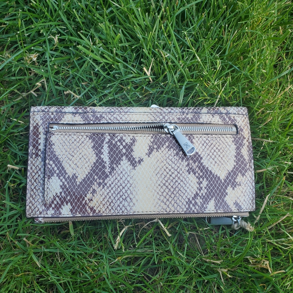 Hobo Esprit Wallet - Picture 4 of 5